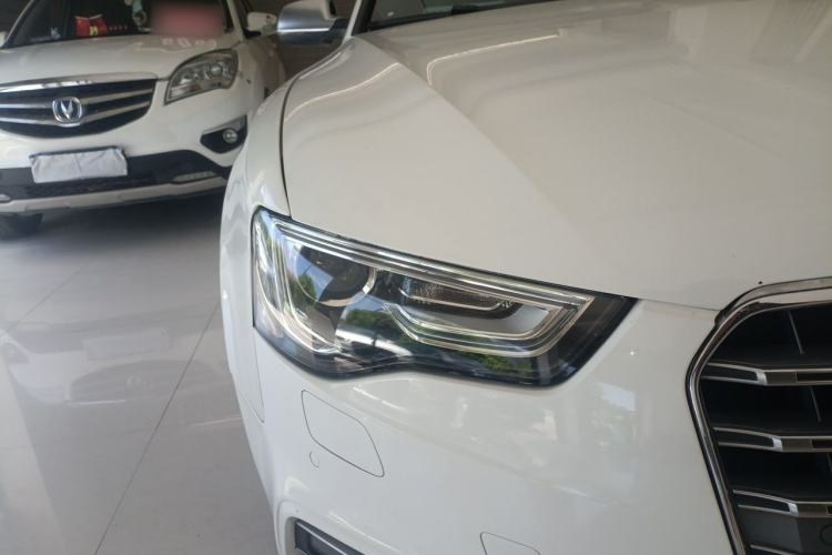 Used Audi S5 2012 S5 3.0T Sportback Right Front Headlight