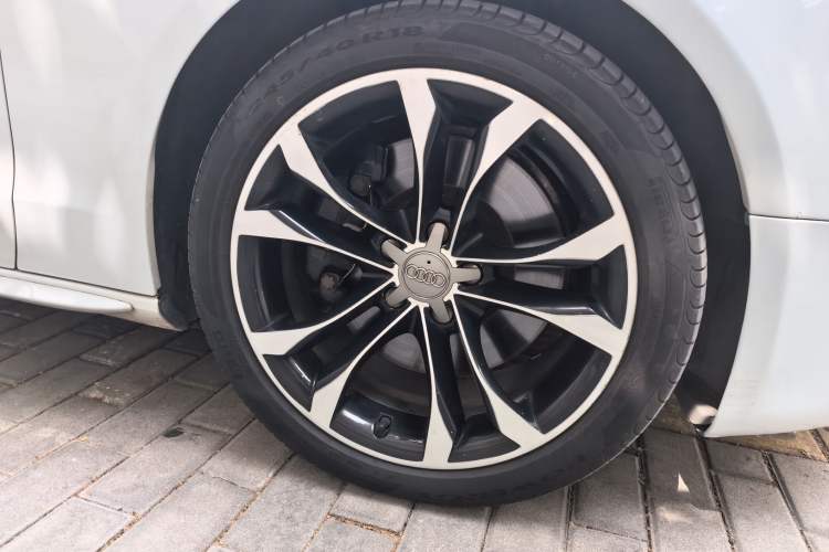 Used Audi S5 2012 S5 3.0T Sportback Right Front Wheel Hub