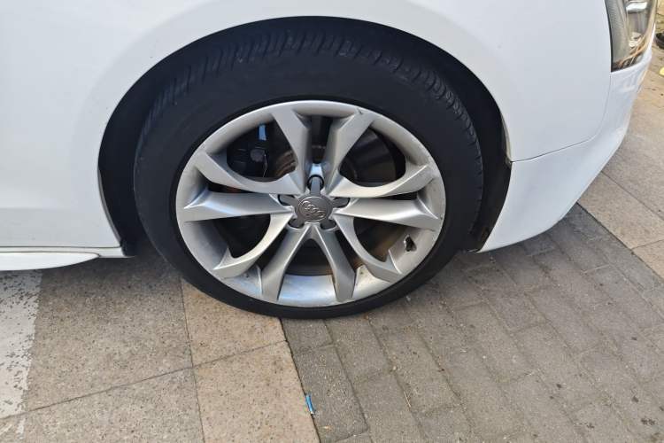 Used Audi S5 2012 S5 3.0T Coupe Right Front Wheel Hub