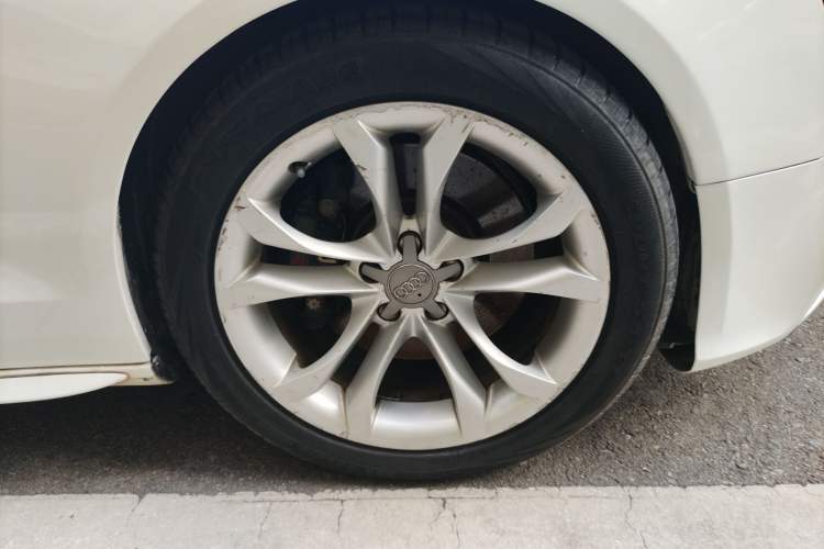 Used Audi S5 2012 S5 3.0T Coupe Right Front Wheel Hub