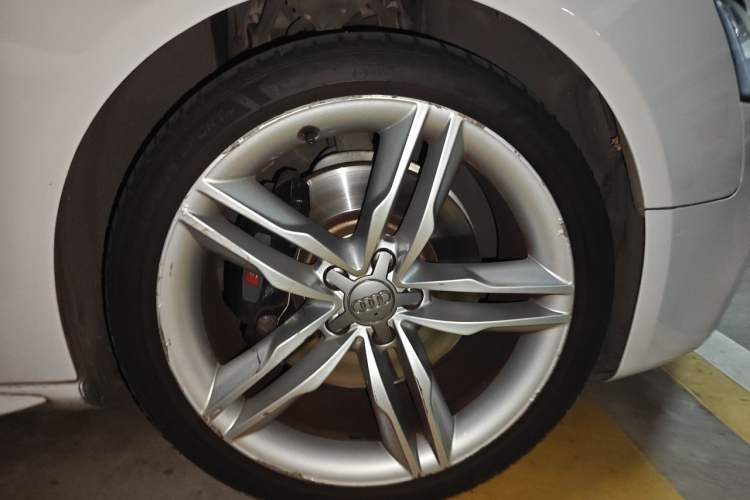 Used Audi S5 2012 S5 3.0T Coupe Right Front Wheel Hub