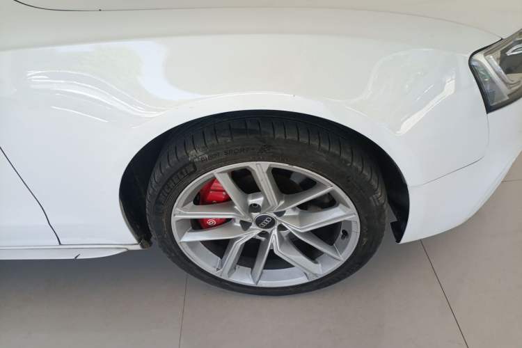 Used Audi S5 2012 S5 3.0T Sportback Right Front Wheel Hub