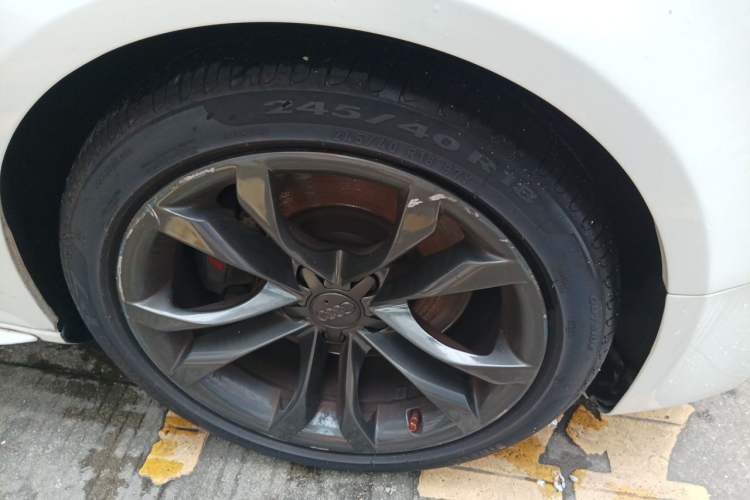 Used Audi S5 2012 S5 3.0T Sportback Right Front Wheel Hub