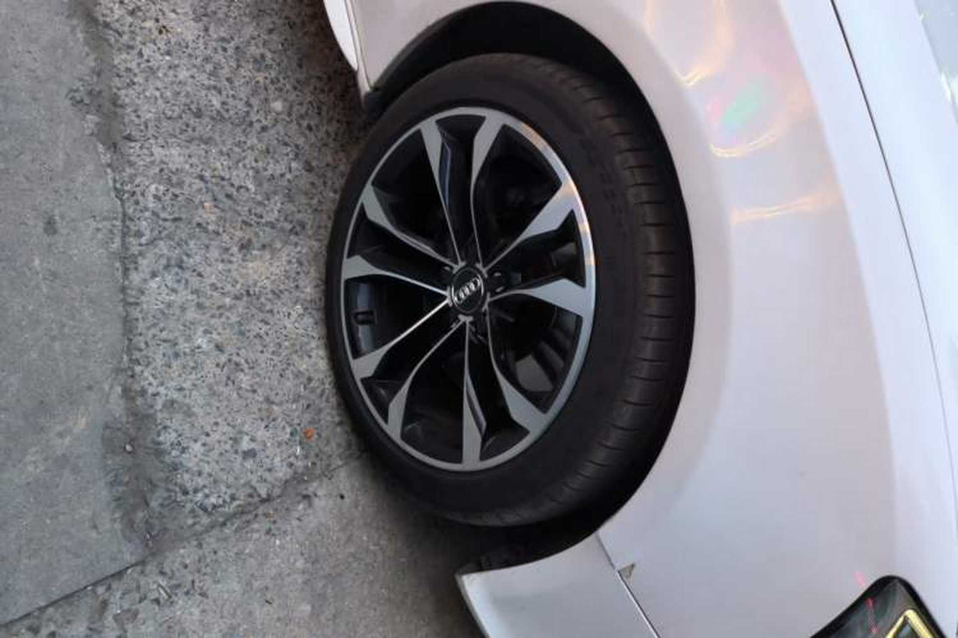 Used Audi S5 2012 S5 3.0T Coupe Right Front Wheel Hub