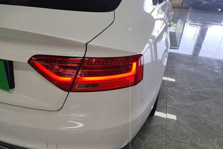 Used Audi S5 2012 S5 3.0T Sportback Right Rear Taillight