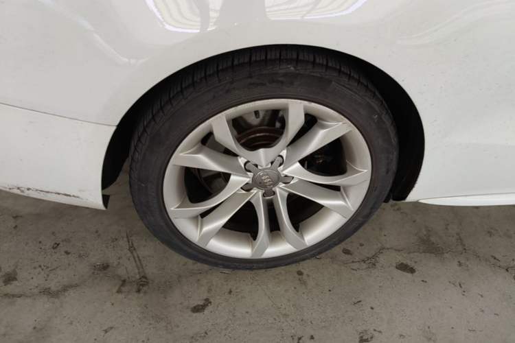 Used Audi S5 2012 S5 3.0T Coupe Right Rear Wheel Hub