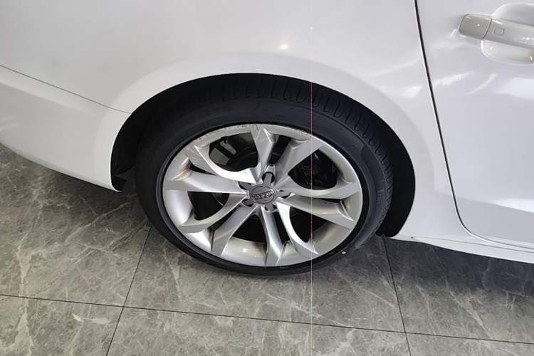 Used Audi S5 2012 S5 3.0T Sportback Right Rear Wheel Hub