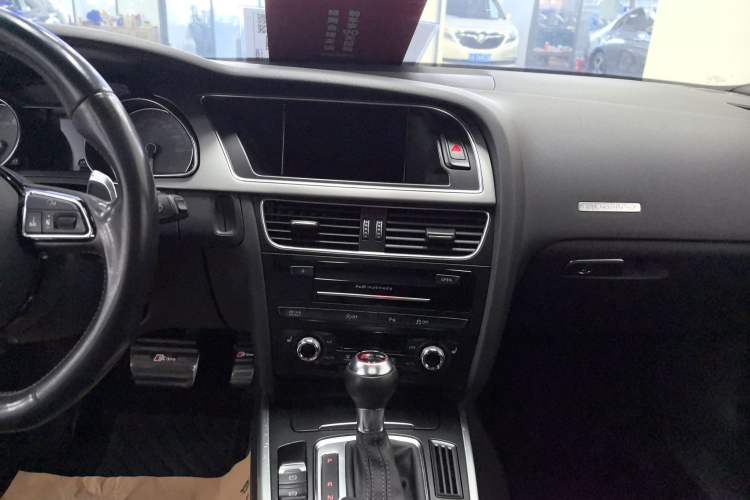 Used Audi S5 2016 S5 3.0T Sportback Audio And AC Panel