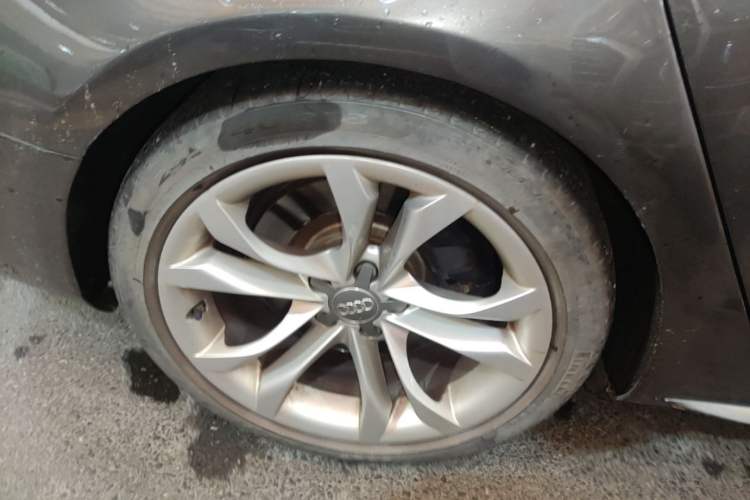 Used Audi S5 2016 S5 3.0T Sportback Right Rear Wheel Hub