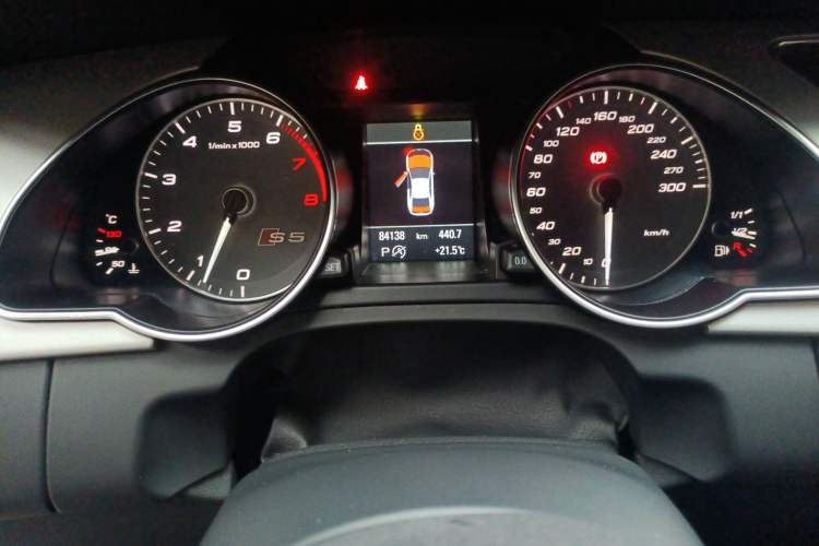 Used Audi S5 2016 S5 3.0T Coupe Odometer Close Up
