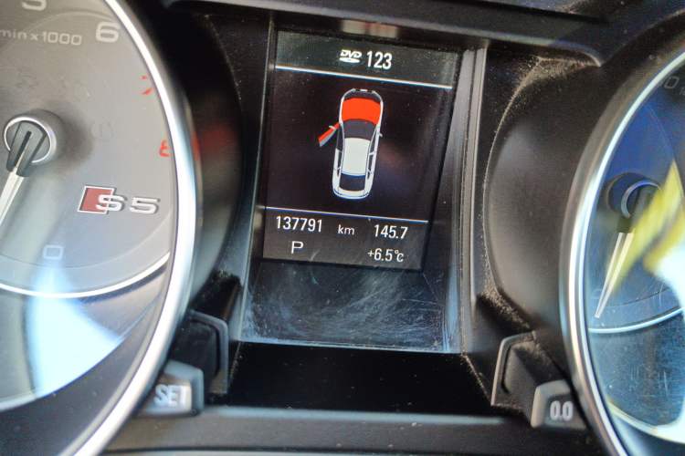 Used Audi S5 2016 S5 3.0T Sportback Odometer Close Up