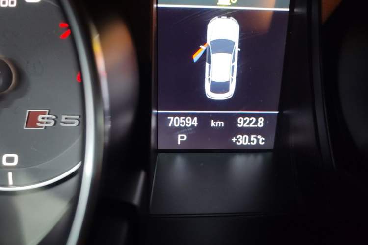 Used Audi S5 2016 S5 3.0T Sportback Odometer Close Up