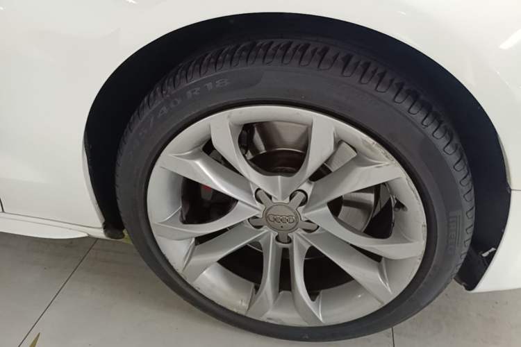 Used Audi S5 2016 S5 3.0T Sportback Right Front Wheel Hub