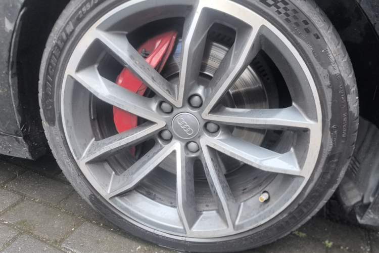 Used Audi S5 2017 S5 3.0T Sportback Right Front Wheel Hub