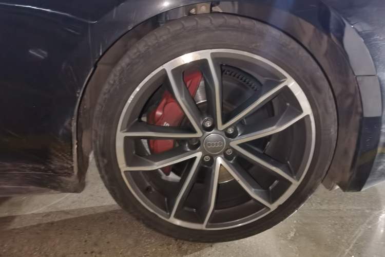 Used Audi S5 2017 S5 3.0T Sportback Right Front Wheel Hub