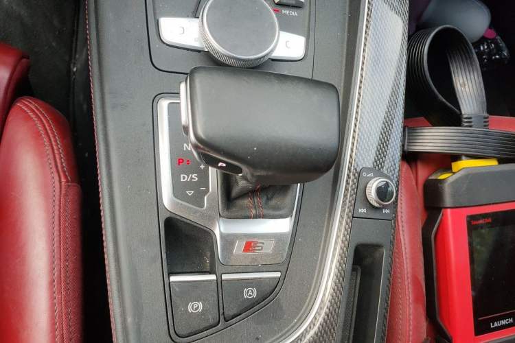 Used Audi S5 2017 S5 3.0T Sportback Gear Lever