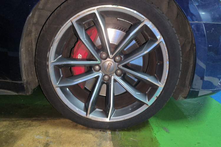 Used Audi S5 2017 S5 3.0T Coupe Right Front Wheel Hub