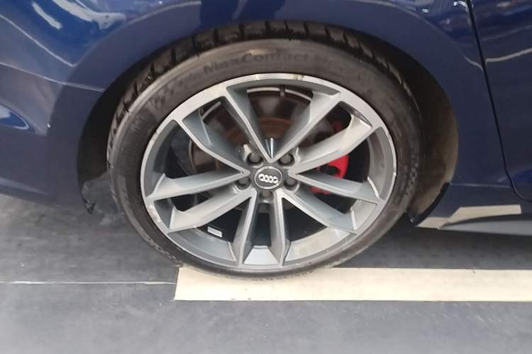 Used Audi S5 2017 S5 3.0T Sportback Right Rear Wheel Hub
