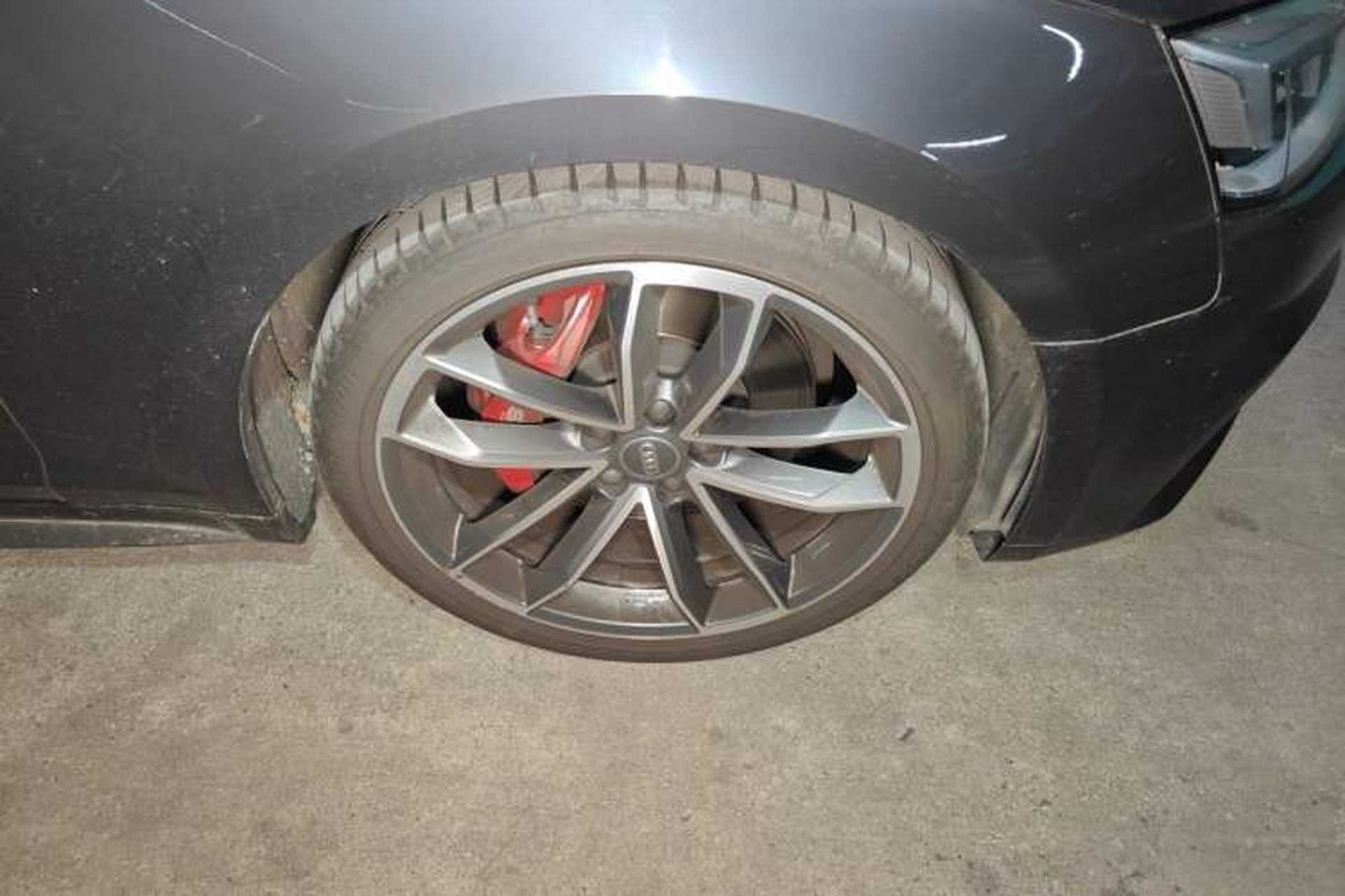 Used Audi S5 2017 S5 3.0T Sportback Right Front Wheel Hub