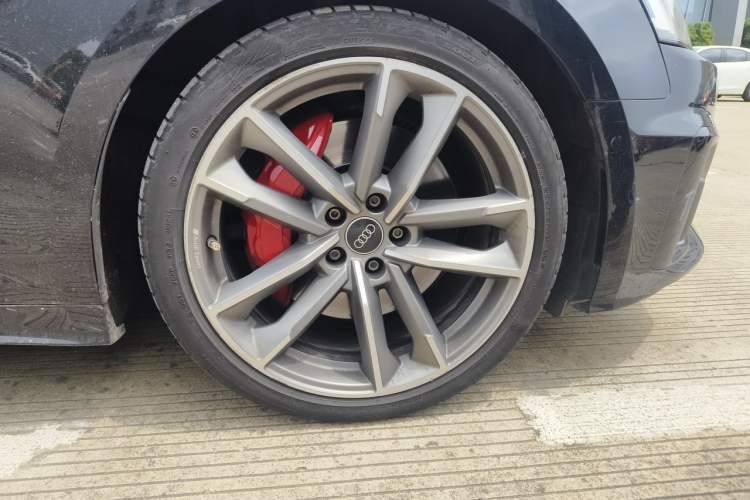 Used Audi S5 2020 S5 3.0T Sportback Right Front Wheel Hub