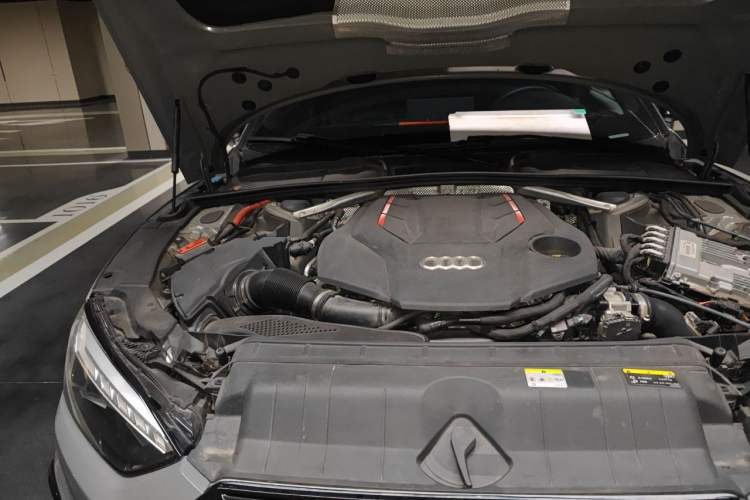 Used Audi S5 2020 S5 3.0T Sportback Engine Bay Right