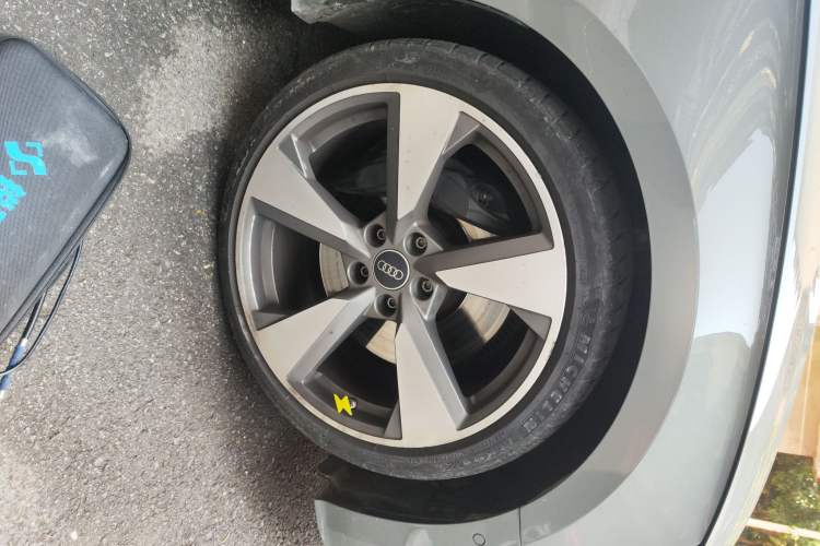 Used Audi S5 2023 S5 3.0T Sportback Right Front Wheel Hub