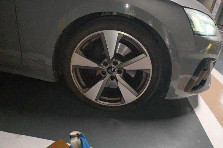 Used Audi S5 2023 S5 3.0T Coupe Right Front Wheel Hub