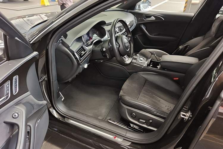 Used Audi S6 2013 S6 4.0TFSI Driver Seat
