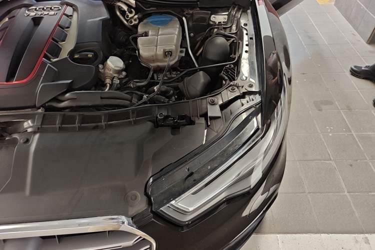 Used Audi S6 2013 S6 4.0TFSI Engine Bay Left