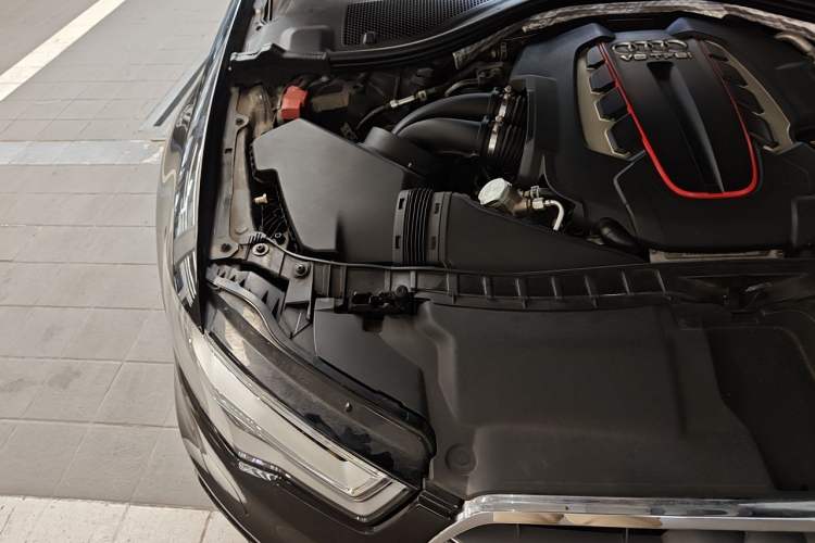 Used Audi S6 2013 S6 4.0TFSI Engine Bay Right