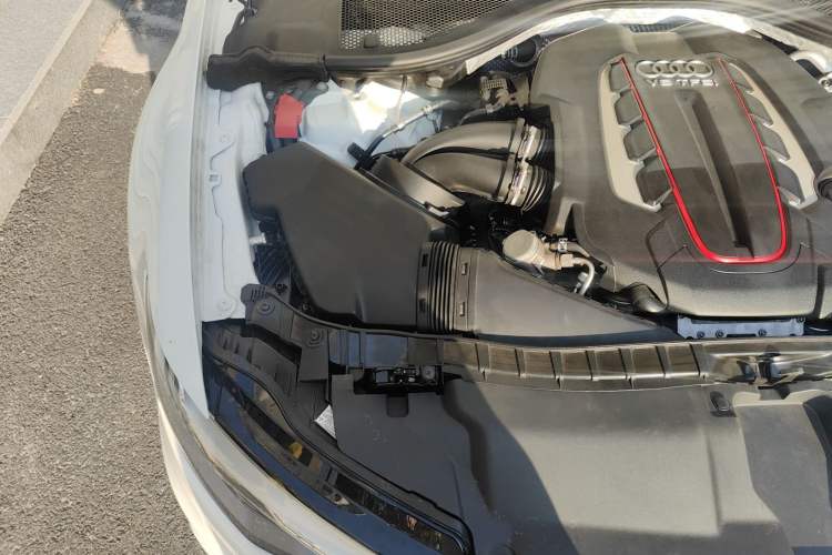 Used Audi S6 2013 S6 4.0TFSI Engine Bay Right
