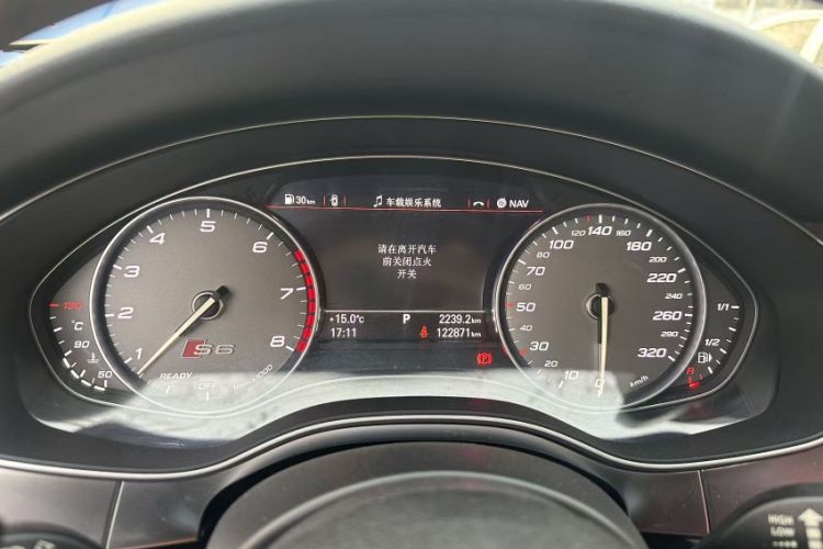 Used Audi S6 2016 S6 4.0TFSI Odometer Close Up