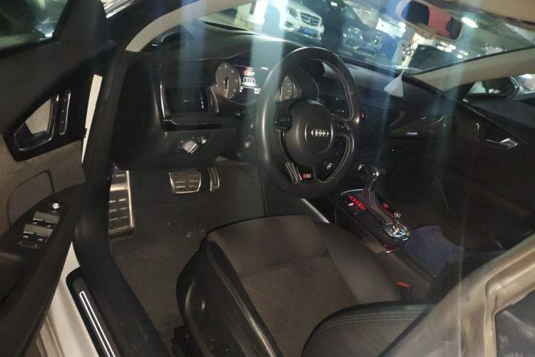 Used Audi S7 2013 4.0 TFSI quattro Driver Seat