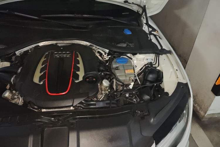 Used Audi S7 2013 4.0 TFSI quattro Engine Bay Left