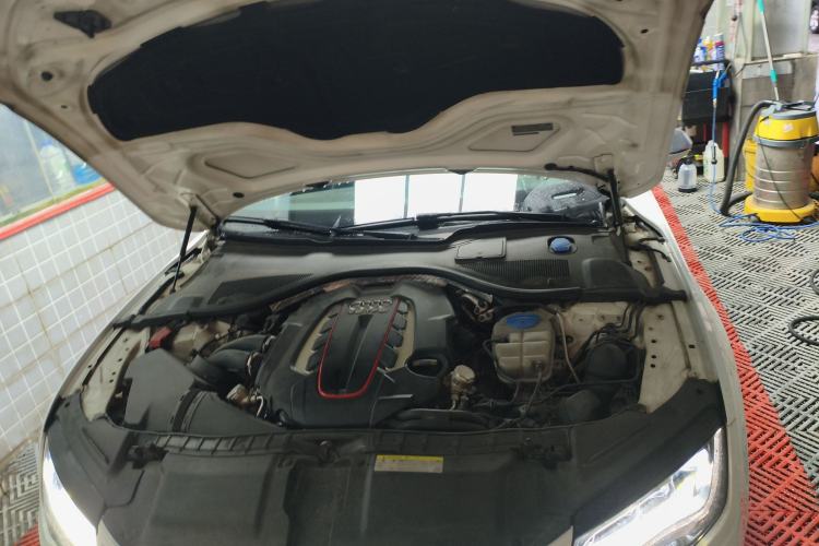 Used Audi S7 2013 4.0 TFSI quattro Engine Bay