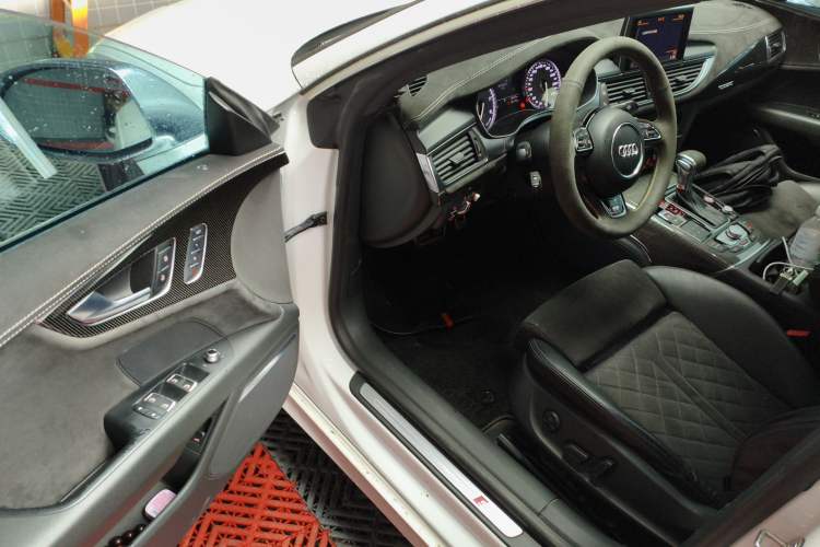 Used Audi S7 2013 4.0 TFSI quattro Interior 3