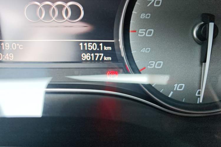 Used Audi S7 2013 4.0 TFSI quattro Odometer Close Up