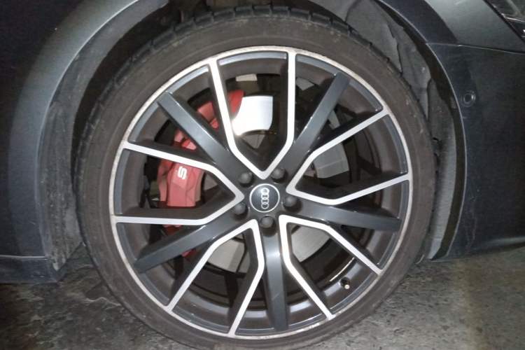 Used Audi S7 2022 2.9 TFSI quattro Right Front Wheel Hub