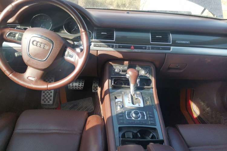 Used Audi S8 2008 S8 5.2 FSI quattro Center Console
