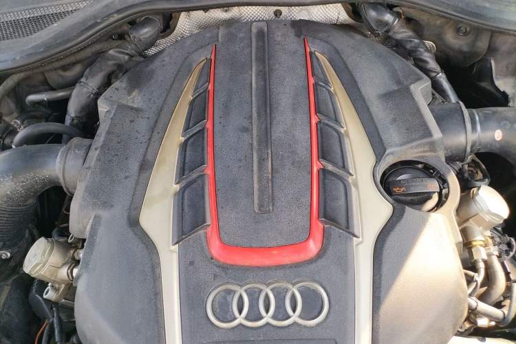 Used Audi S8 2013 S8 4.0TFSI quattro Engine Bay