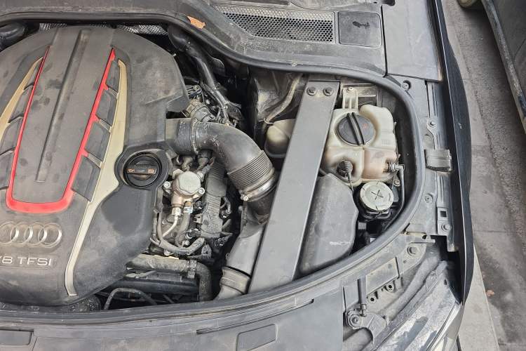 Used Audi S8 2013 S8 4.0TFSI quattro Engine Bay Left