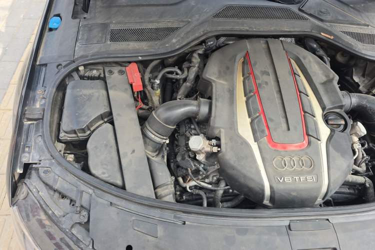 Used Audi S8 2013 S8 4.0TFSI quattro Engine Bay Right
