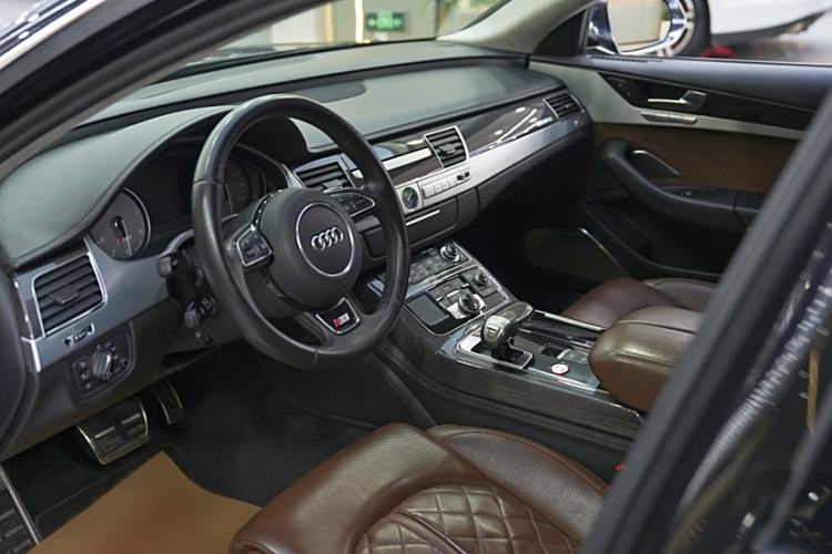 Used Audi S8 2013 S8 4.0TFSI quattro Interior 1