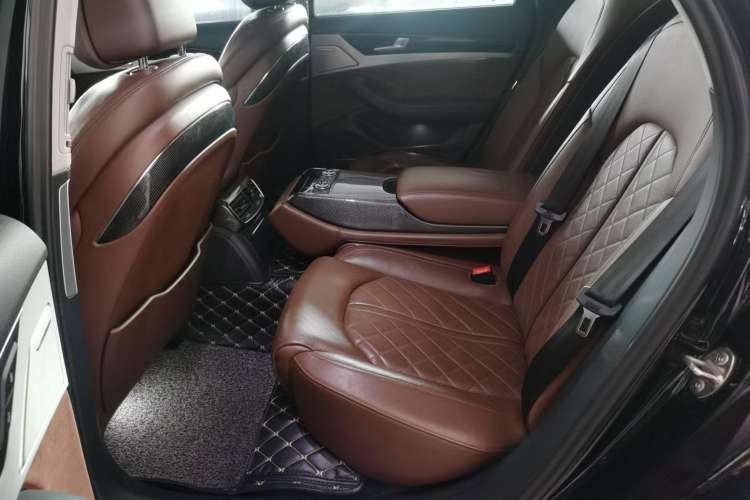 Used Audi S8 2013 S8 4.0TFSI quattro Interior 3