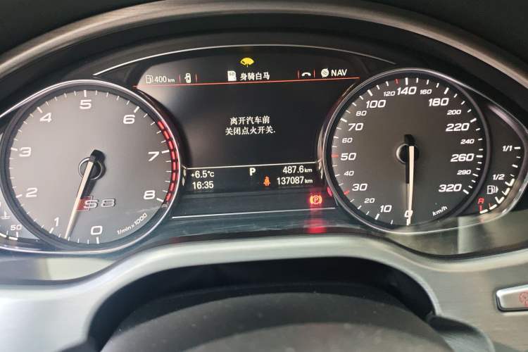 Used Audi S8 2013 S8 4.0TFSI quattro Odometer Close Up