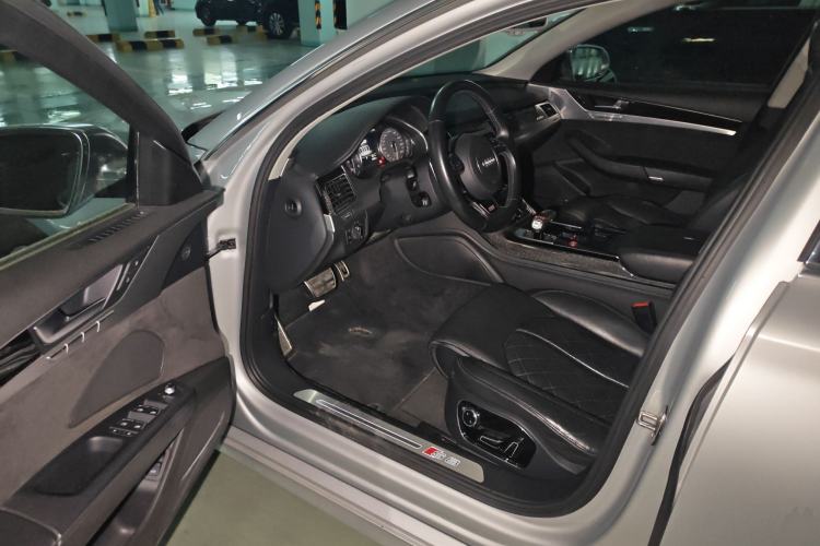 Used Audi S8 2013 S8 4.0TFSI quattro Driver Seat