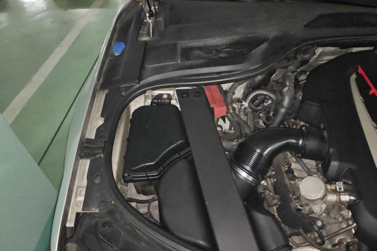 Used Audi S8 2013 S8 4.0TFSI quattro Engine Bay Right