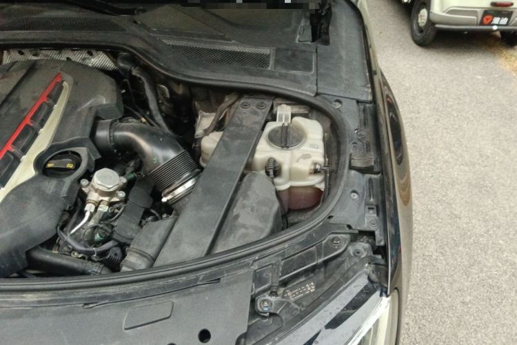 Used Audi S8 2014 S8 4.0TFSI quattro Engine Bay Left