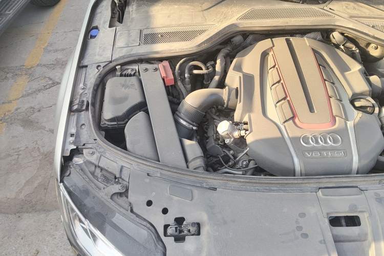 Used Audi S8 2014 S8 4.0TFSI quattro Engine Bay Right