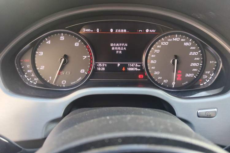 Used Audi S8 2014 S8 4.0TFSI quattro Odometer Close Up